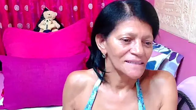 Freechat SLUTTYROXY on StripChat