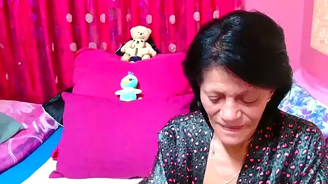 Freechat SLUTTYROXY on StripChat