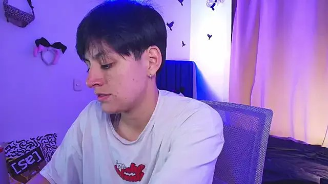 Freechat spicyferny on StripChat