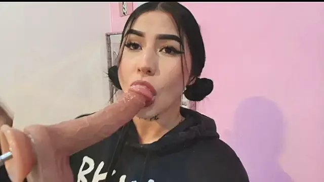 Freechat sweety_mariann1 on StripChat