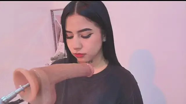 Freechat sweety_mariann1 on StripChat