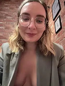 Freechat The_Snowwhitee on StripChat