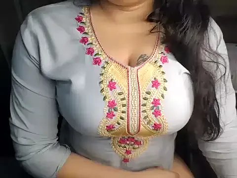 Freechat Trezza on StripChat