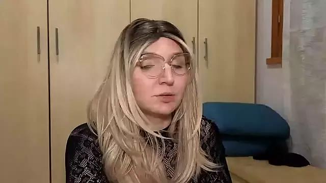 Freechat vanda26hot on StripChat